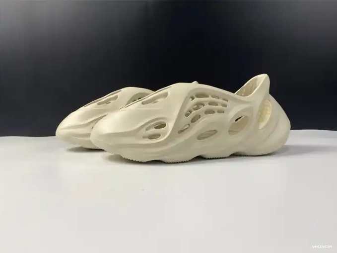 Yeezy RNNR Adidas FY4567 Sand Foam 0620